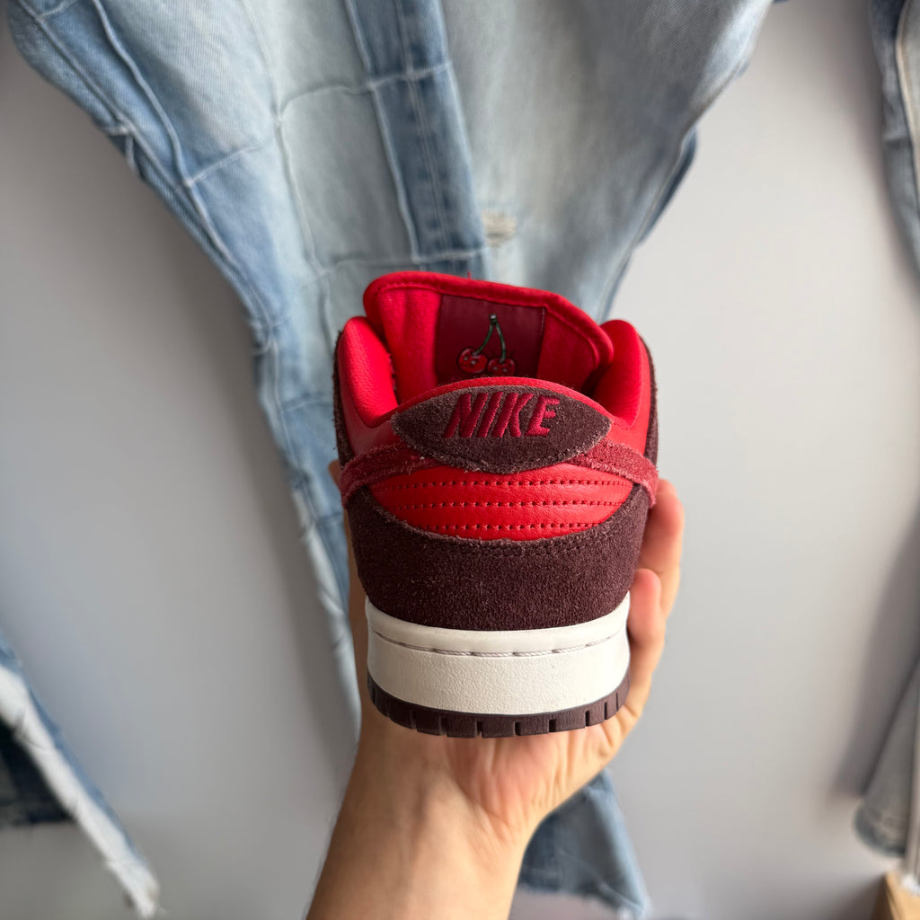 Nike SB Dunk Low Cherry (7.5US)