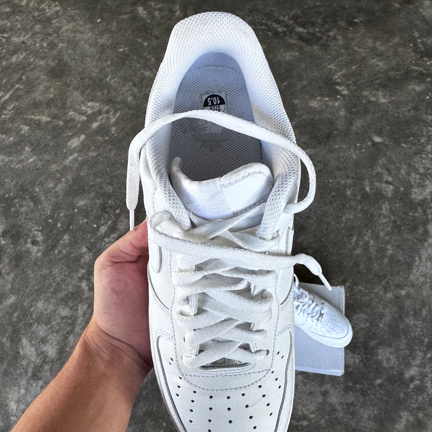 Nike Air Force 1 07’ Triple White 10.5US