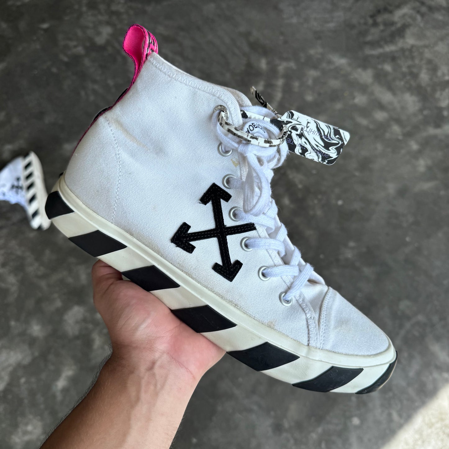 Off-White Mid Top Vulcanized White