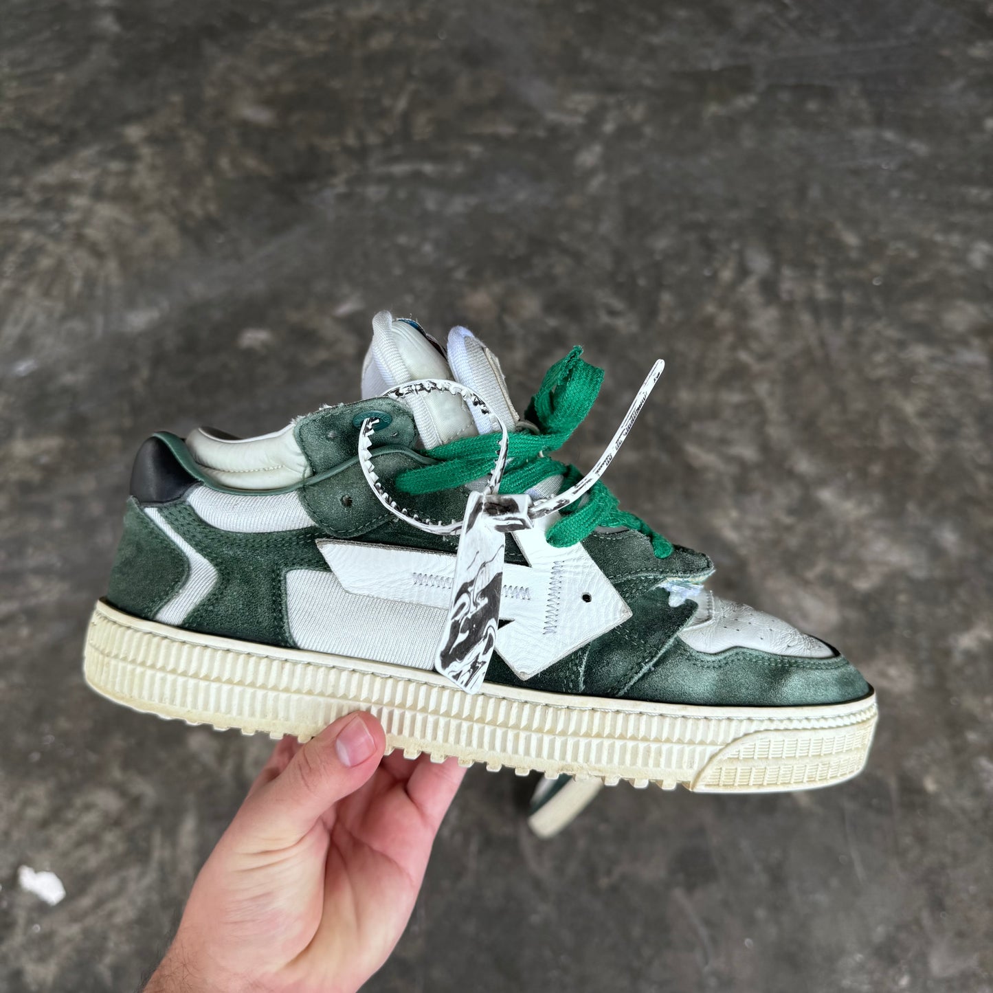 Off-White Floating Arrow Low-Top Sneakers