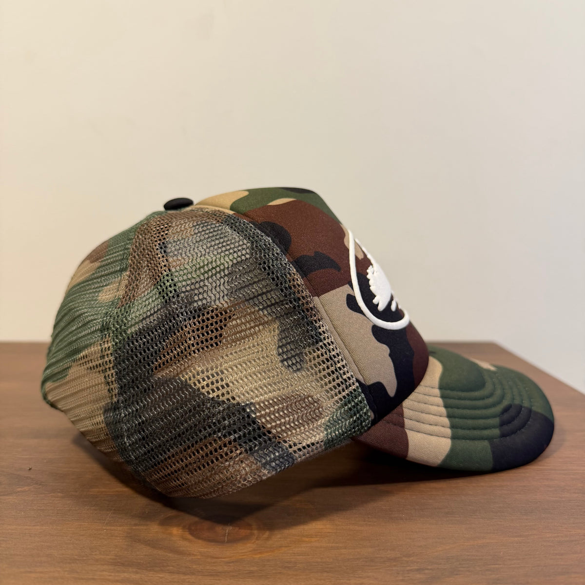 Corteiz Island Puff Print Trucker Hat Woodland