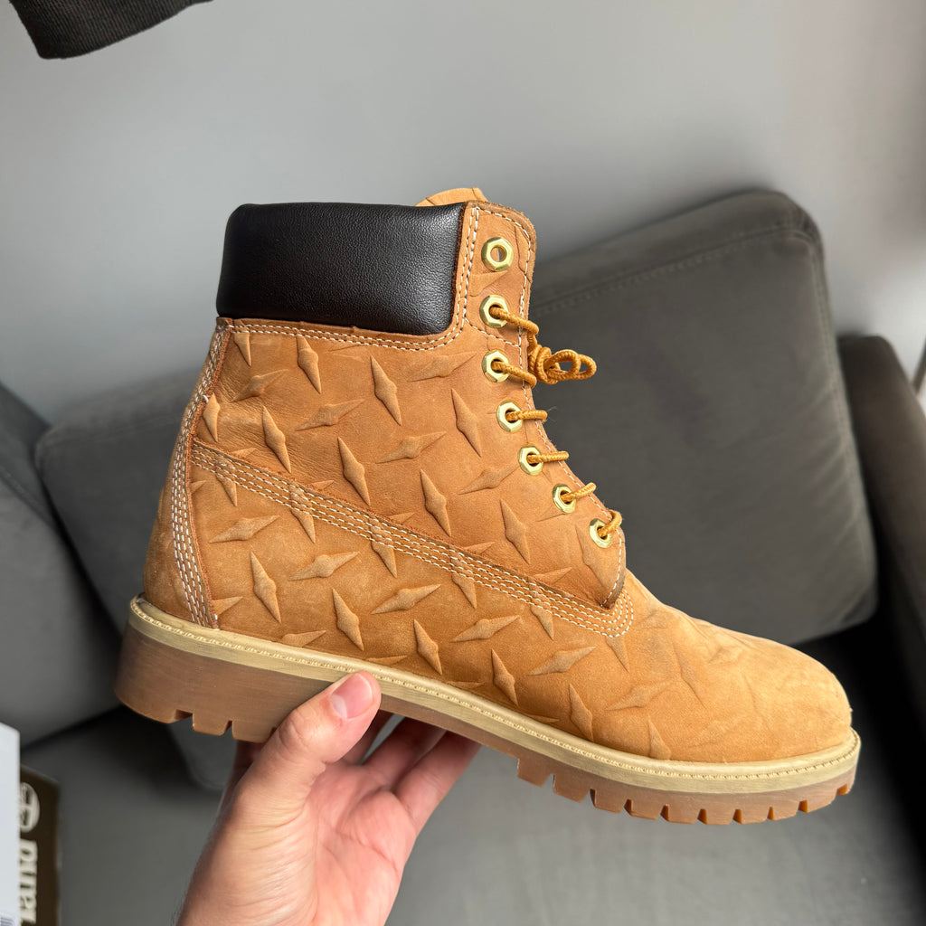 2023 Supreme x Timberland 6” Premium Waterproof Diamond Plate Boots Wheat