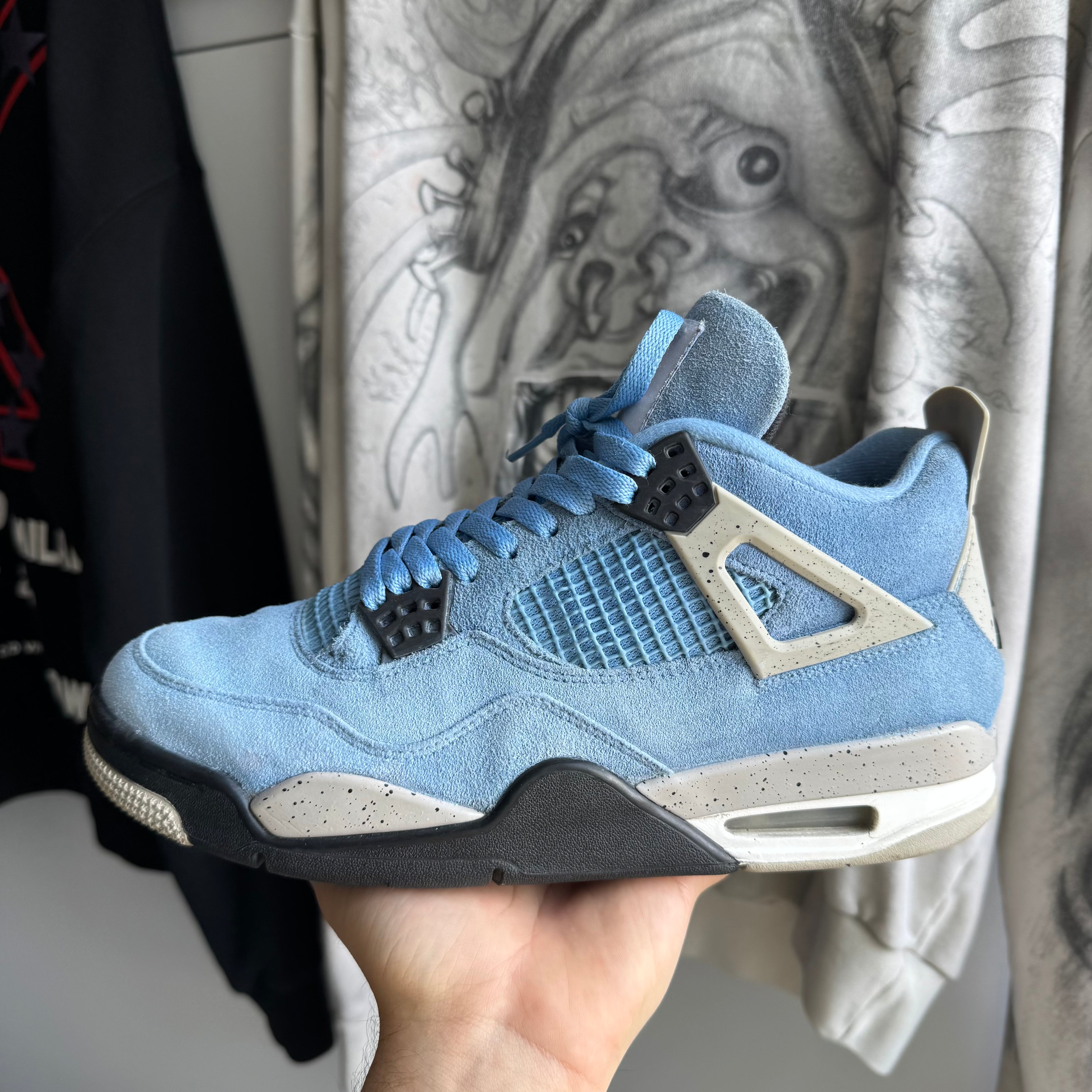 Jordan 4 Retro University Blue