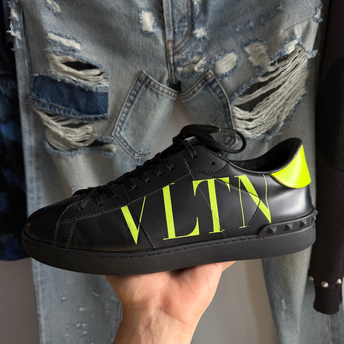 Valentino Garavani Open VLTN Print Sneakers Black/Green (42EU)