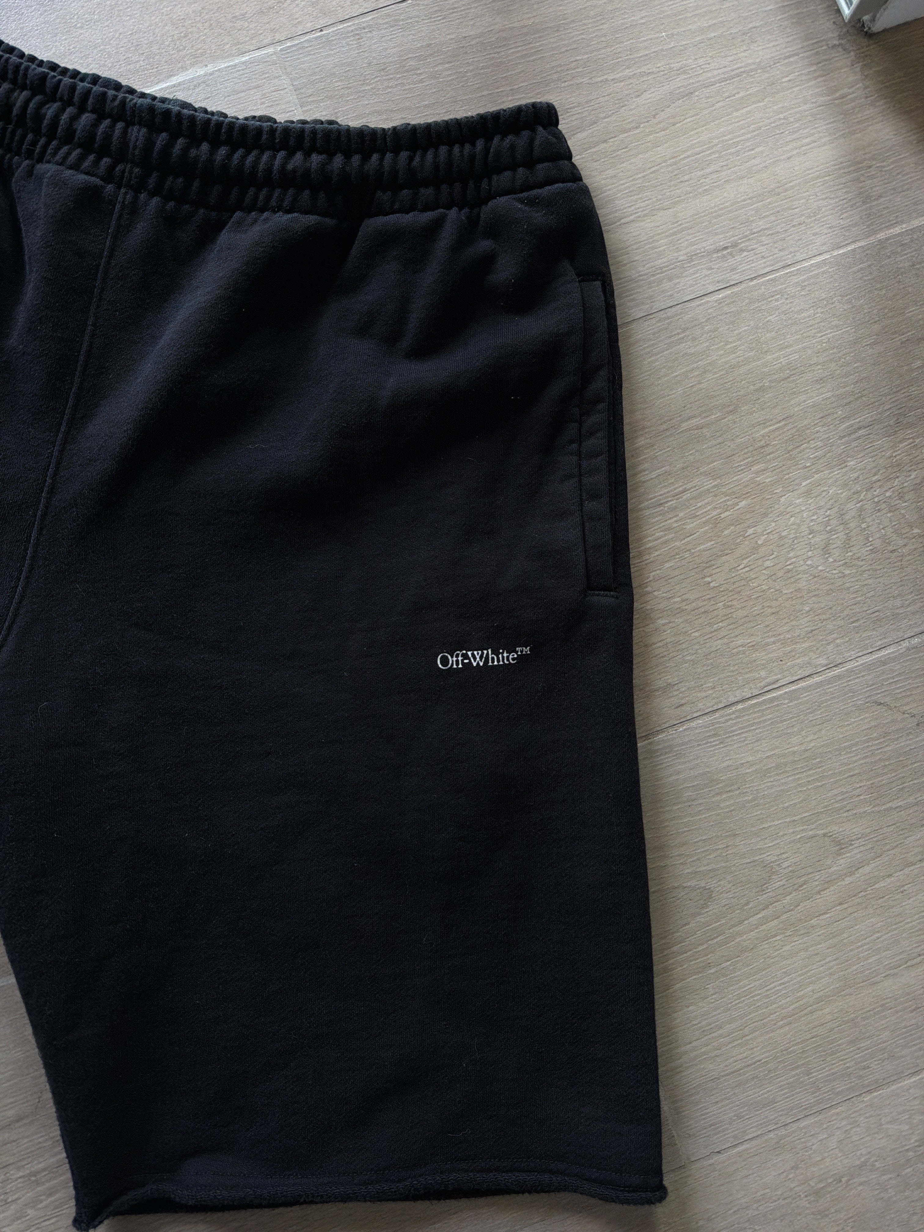 Off-White Tornado Arrow Shorts Black