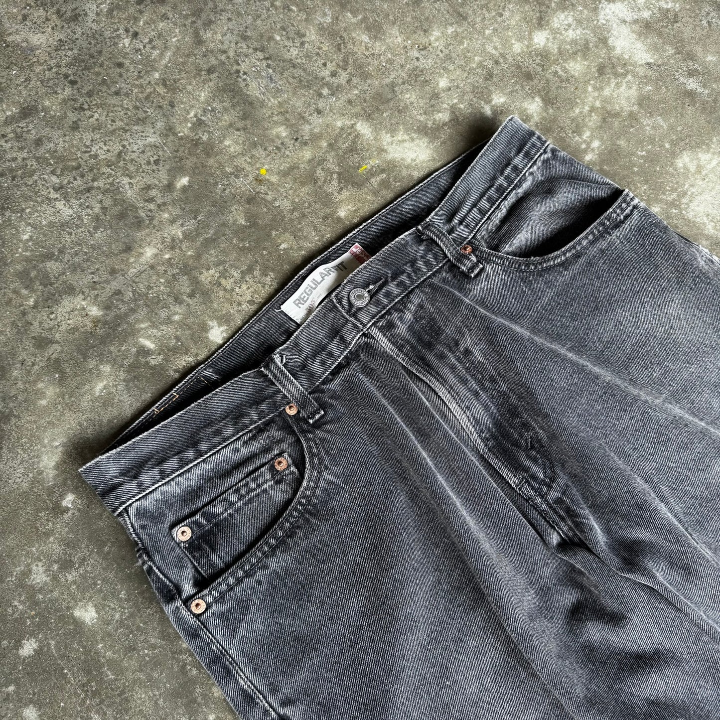 2000s Levis 505 Black Faded Jeans (11)